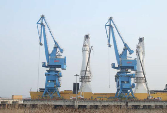การควบคุมห้องโดยสาร 30 ตัน Harbour Portal Crane Dock Jib Gantry Crane Four Link Type