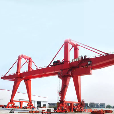 Heavy Duty 5 - 500t RTG Rubber Tyre Gantry Crane สำหรับรูปทรงกล่องกลางแจ้ง